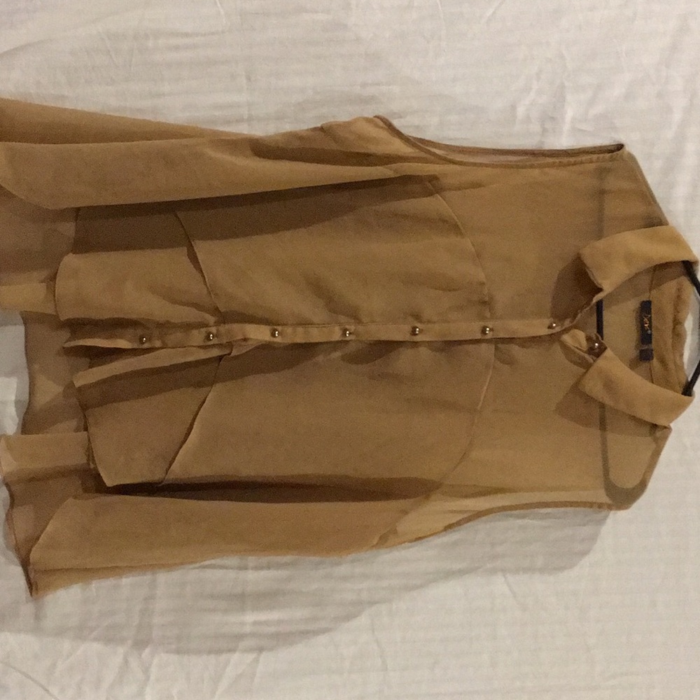 Plus size sleeveless tan shirt 👚